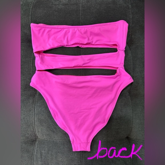 SKIMS SWIM Strapless Monokini - Picture 8 of 11